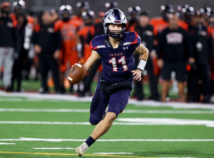 Cole O'Brien (11) can run as well as pass as he showed in last season's CIF State Division I-AA championship win over Pittsburg. Photo: Joe Bergman